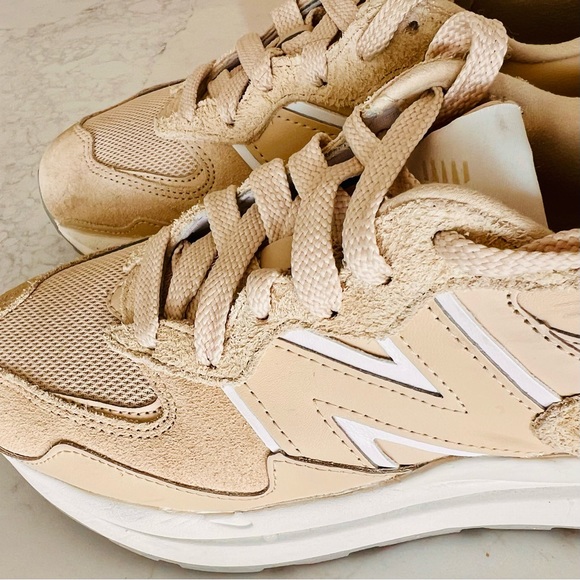 New balance 5740 Cream 7.5 - Picture 4 of 11